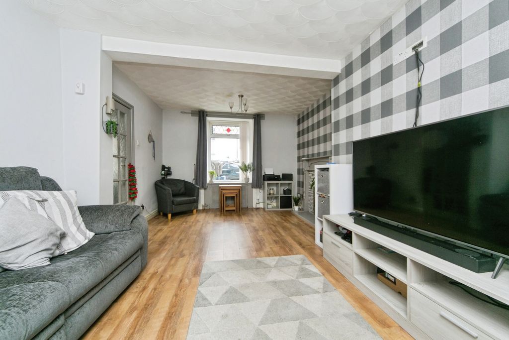 Property photo 3 of 14 Pbox-Img.Jpg