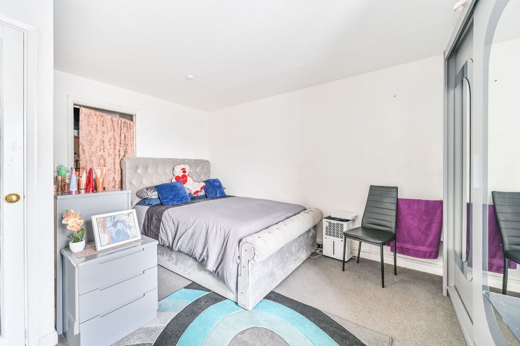 Property photo 2 of 7