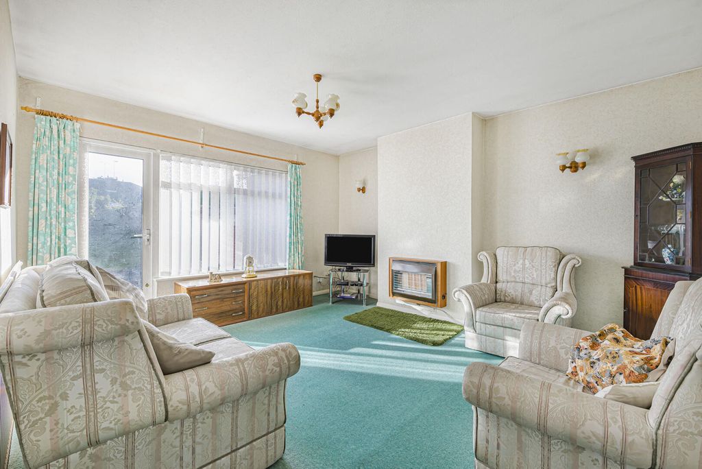 Property photo 2 of 19 Living Room