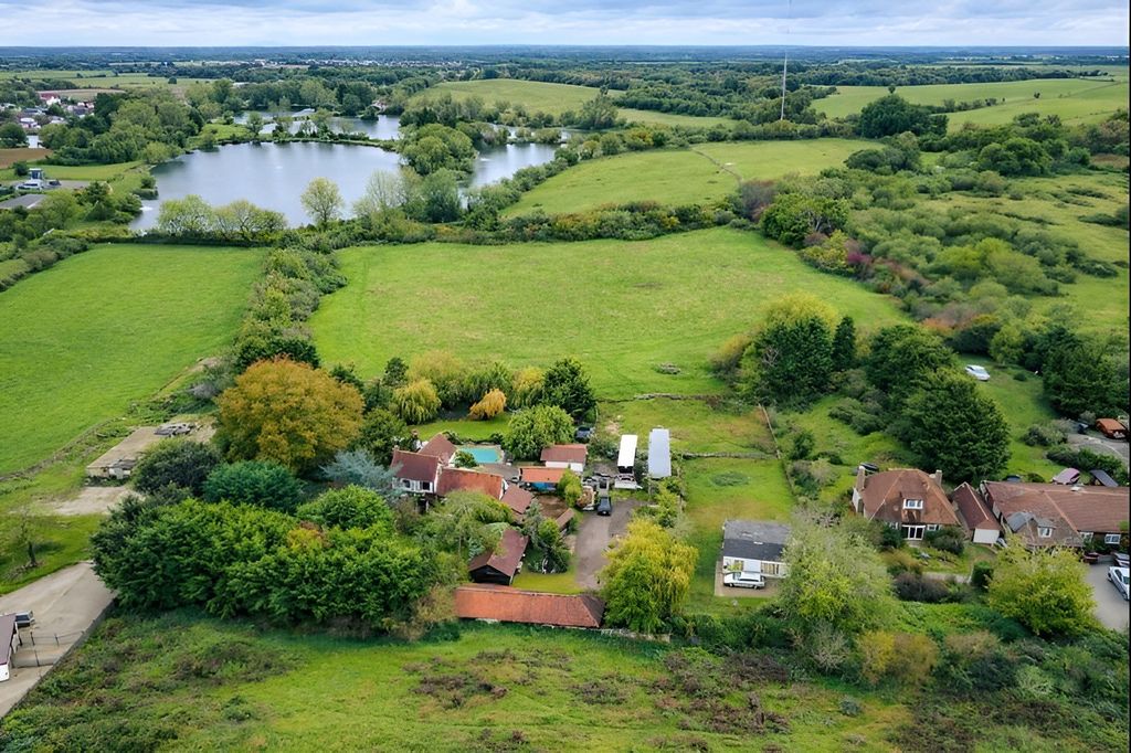 Property photo 1 of 3 Woodgreen Farm, Honeypot Lane, Waltham Abbey, En9 3Sg