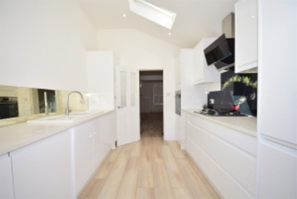 Property photo 3 of 7 Kitchen