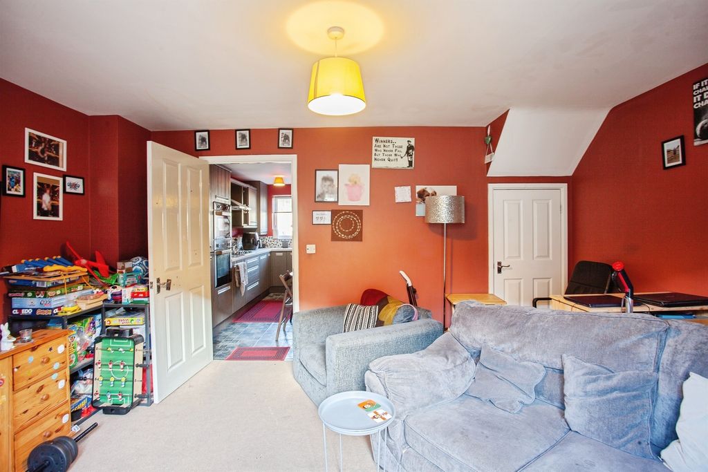 Property photo 3 of 18
