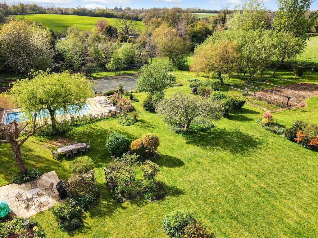 Property photo 3 of 28