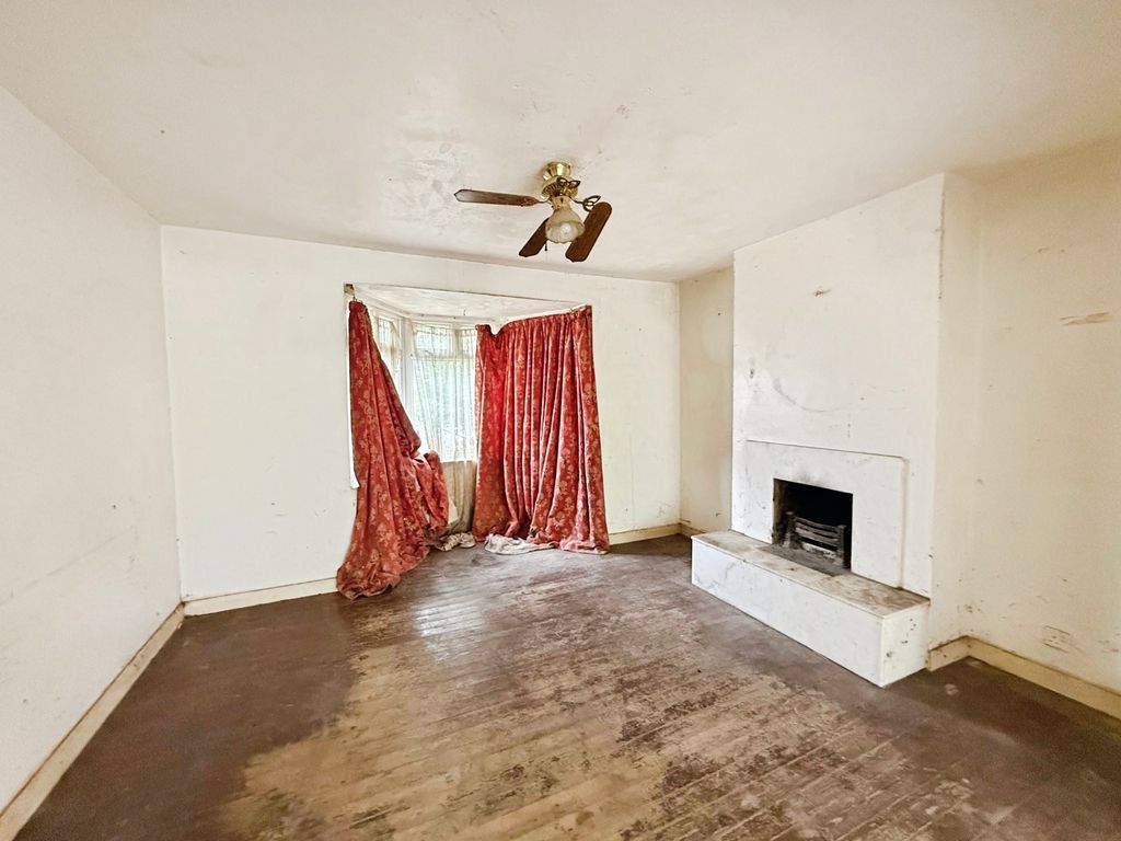 Property photo 3 of 12 Pbox-Img.Jpeg