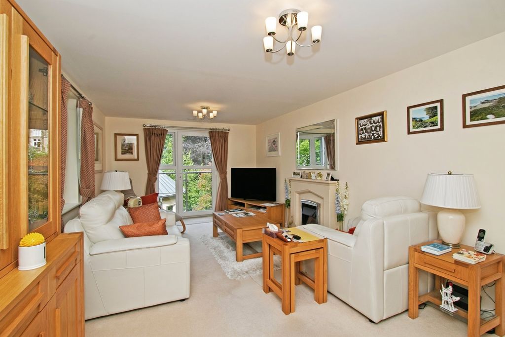 Property photo 2 of 17 Photo