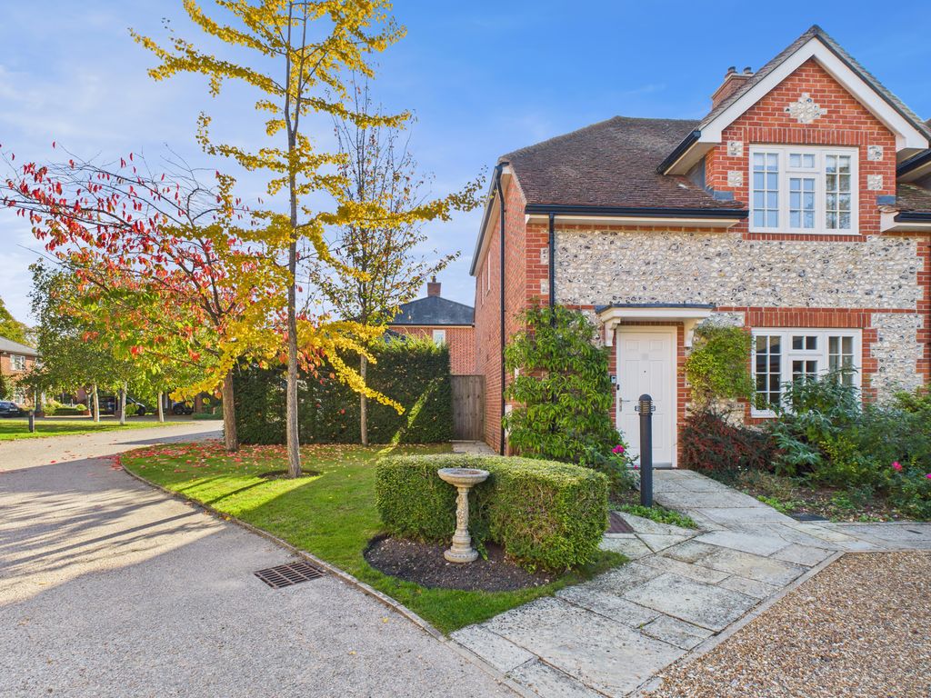 Property photo 1 of 41 Cam05068G0-Pr0054-Still005