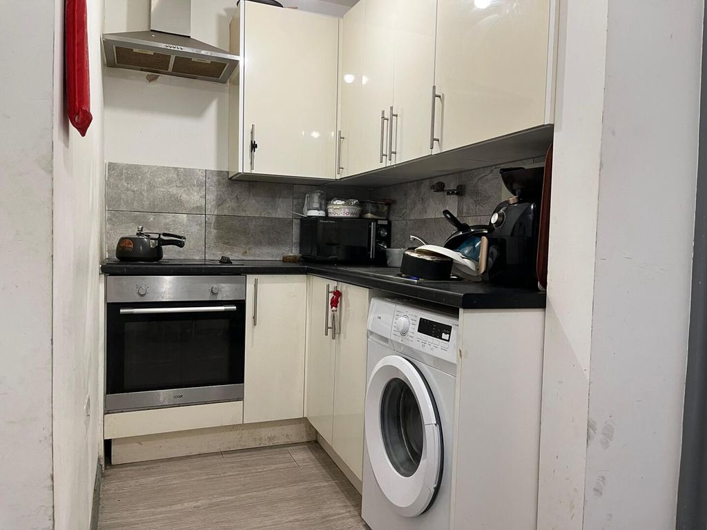 Property photo 1 of 14 Kitchen