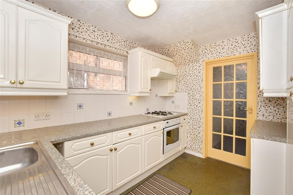 Property photo 1 of 9 Kitchen