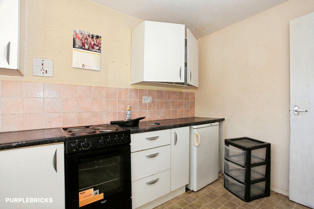 Property photo 3 of 16