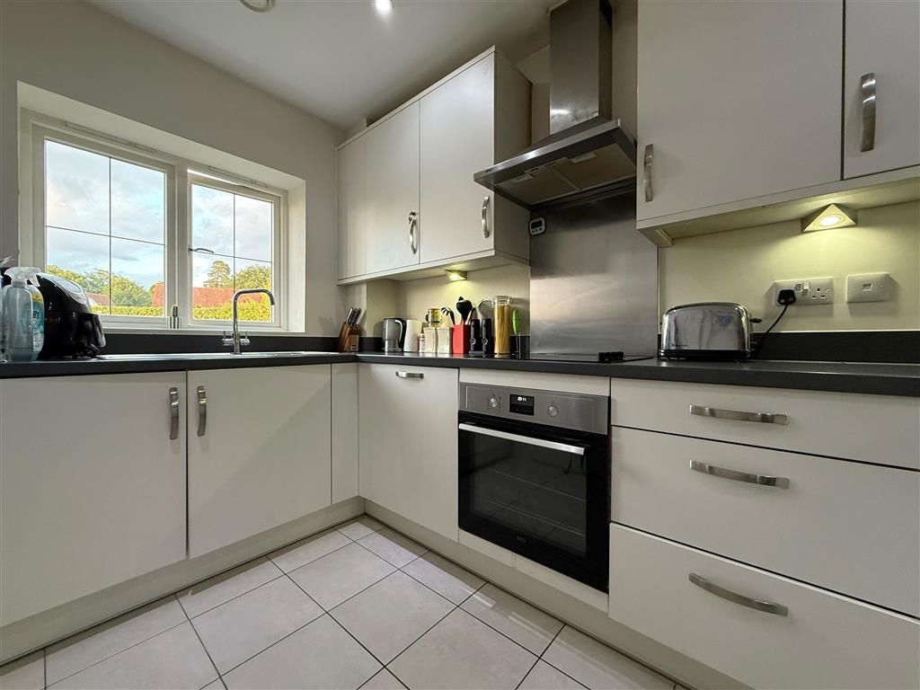 Property photo 3 of 12 Kitchen