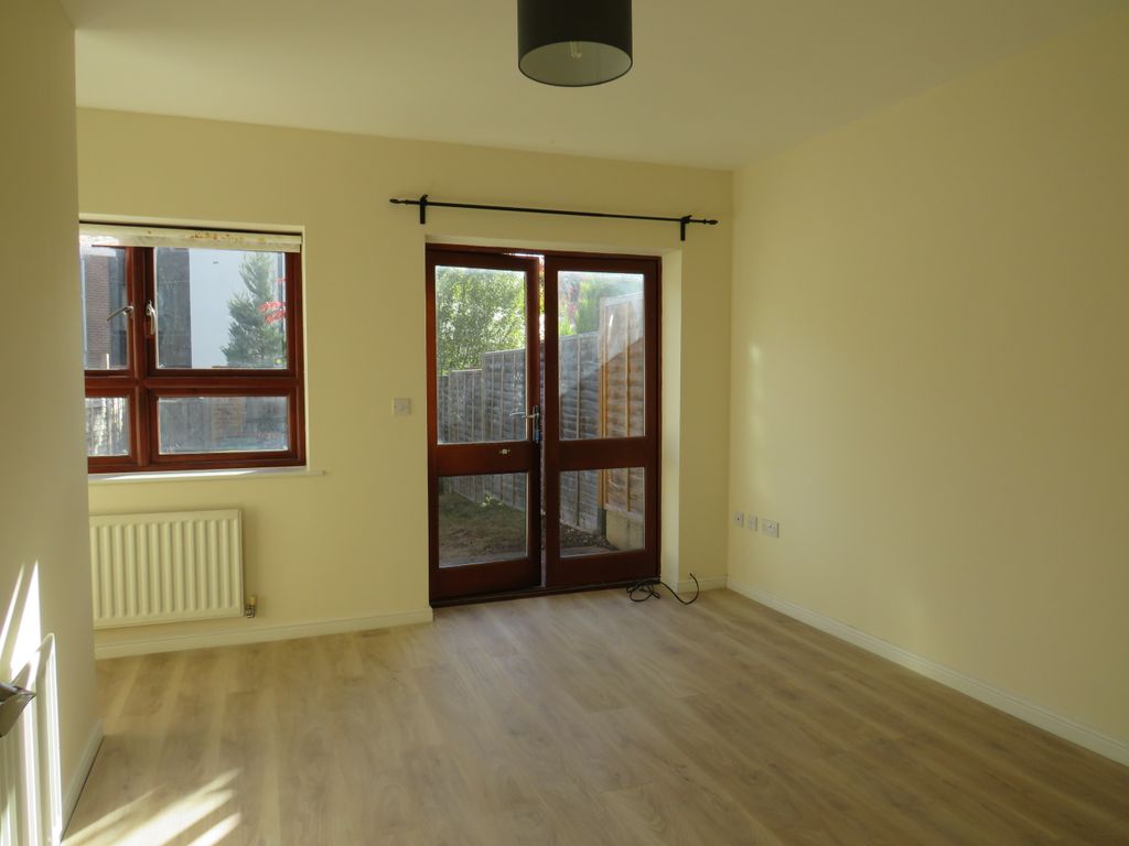 Property photo 3 of 9 3
