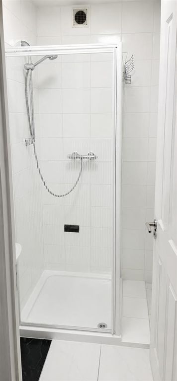 Property photo 3 of 7 Bathroom 2 N(.Jpg