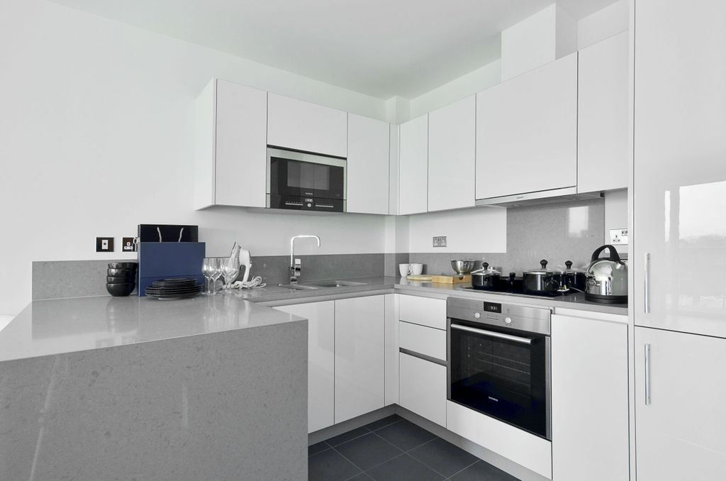 Property photo 2 of 8 Kitchen