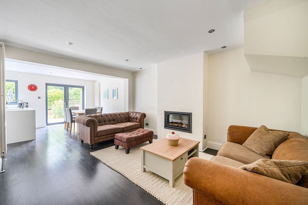 Property photo 3 of 23