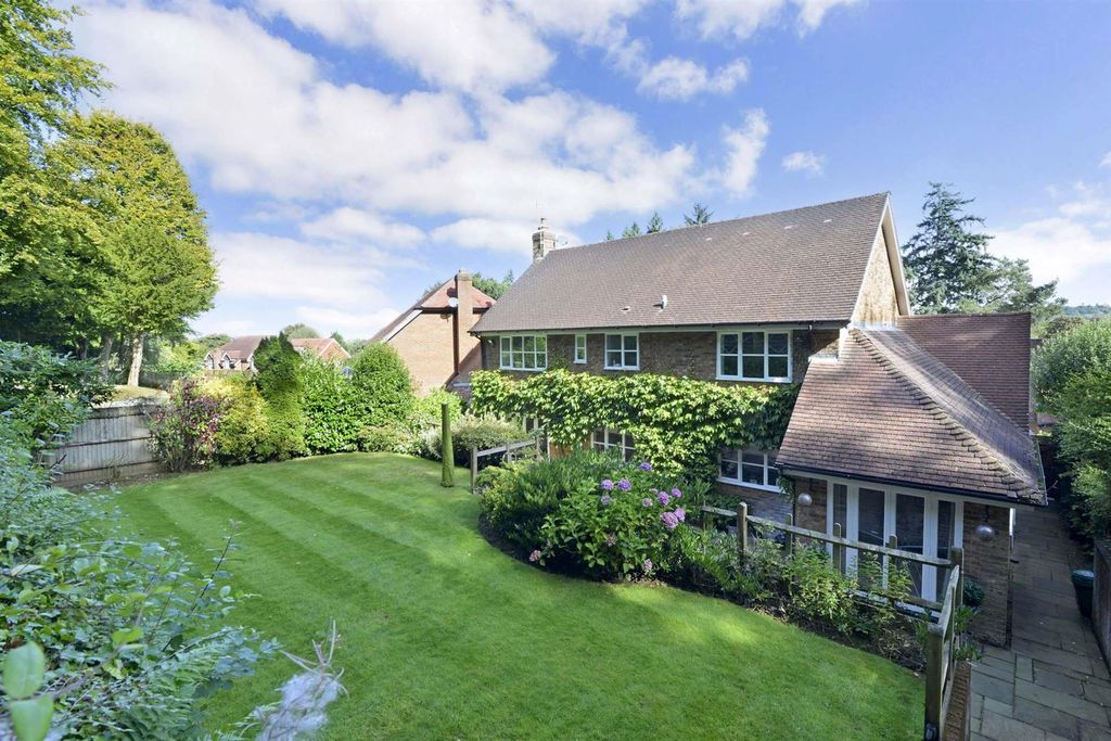 Property photo 2 of 19 Ph5_5464395-1920.Jpg