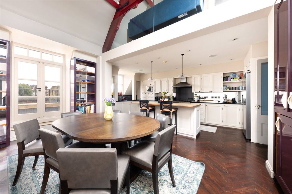 Property photo 1 of 19 Kitchen
