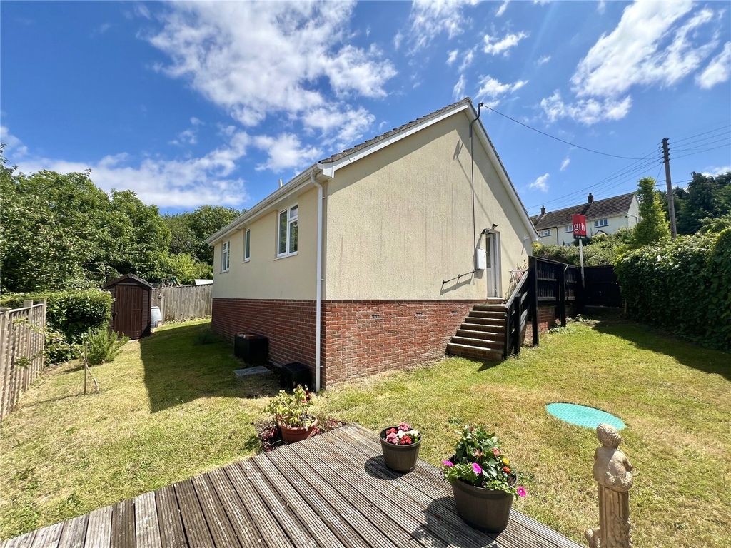 Property photo 3 of 11 Picture No. 14