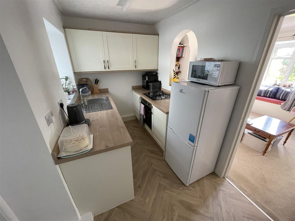 Property photo 3 of 6