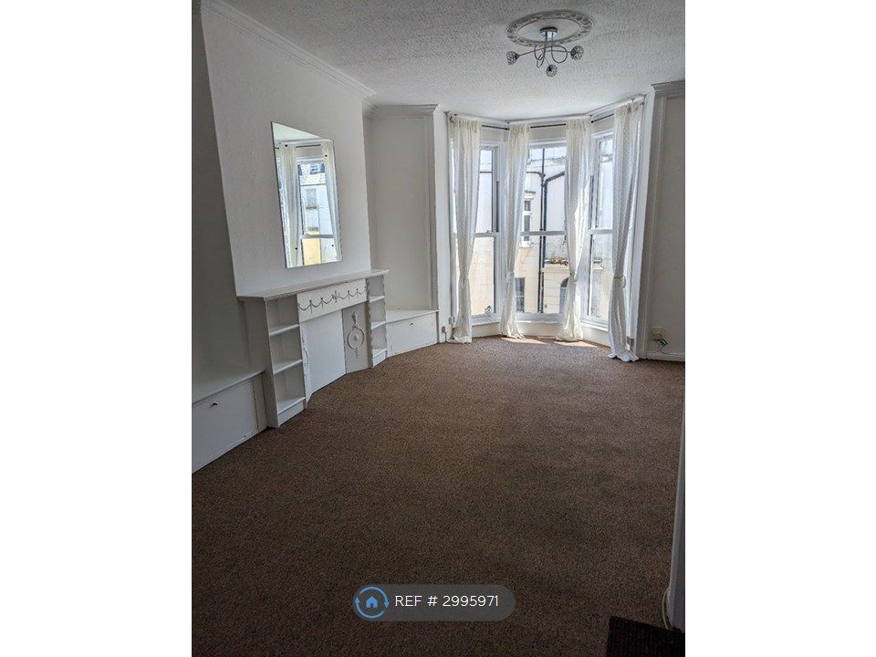Property photo 1 of 5 Lounge