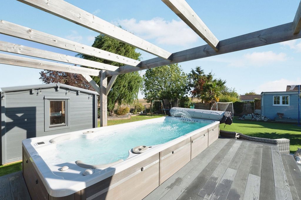 Property photo 1 of 16 Photo