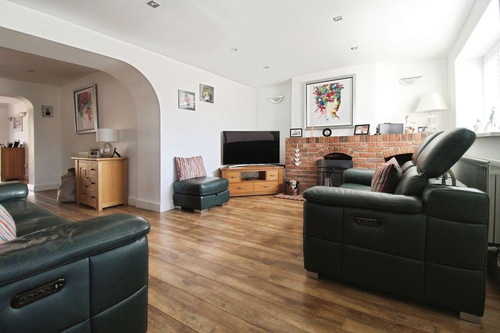 Property photo 2 of 15