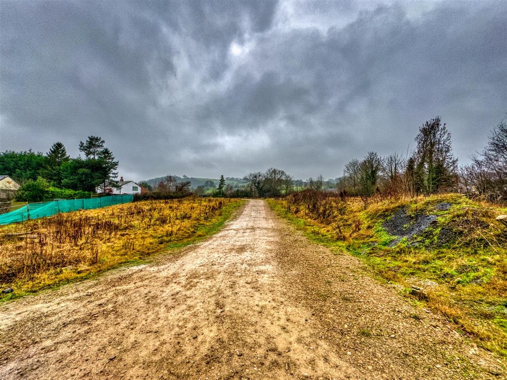 Property photo 3 of 18 Ground View