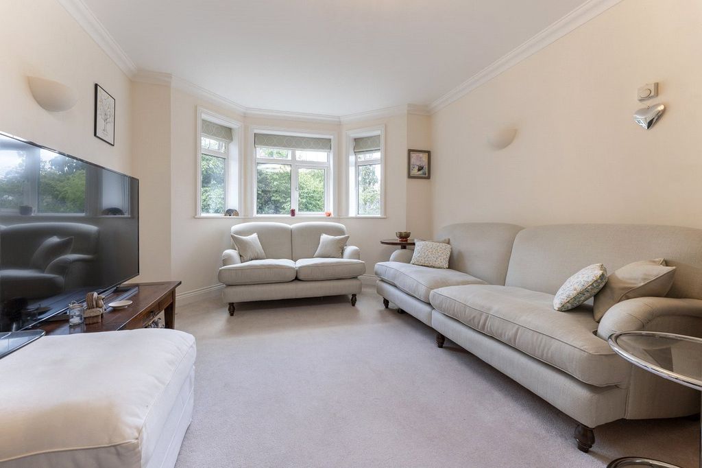 Property photo 3 of 17 Picture No. 02