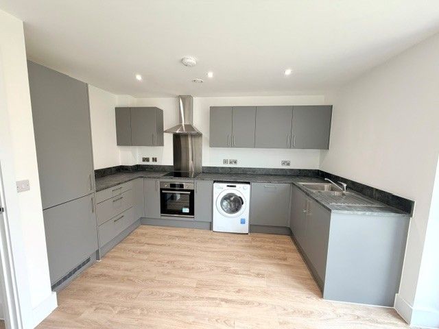Property photo 3 of 10 Kitchen
