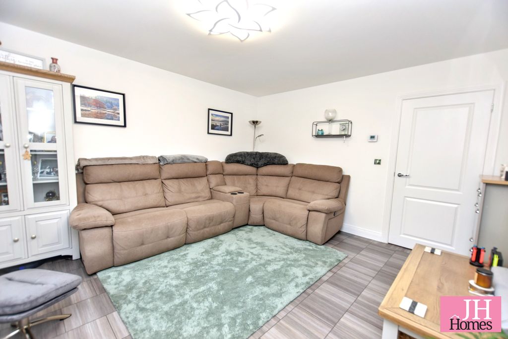 Property photo 3 of 22