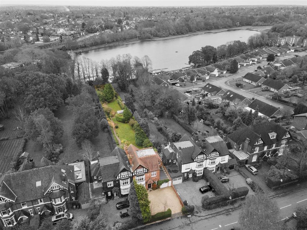 Property photo 2 of 28 32 St. Bernards Road_3 B&amp;W.Jpg