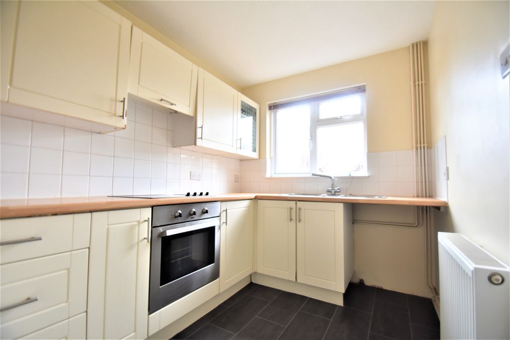 Property photo 2 of 8 Kitchen