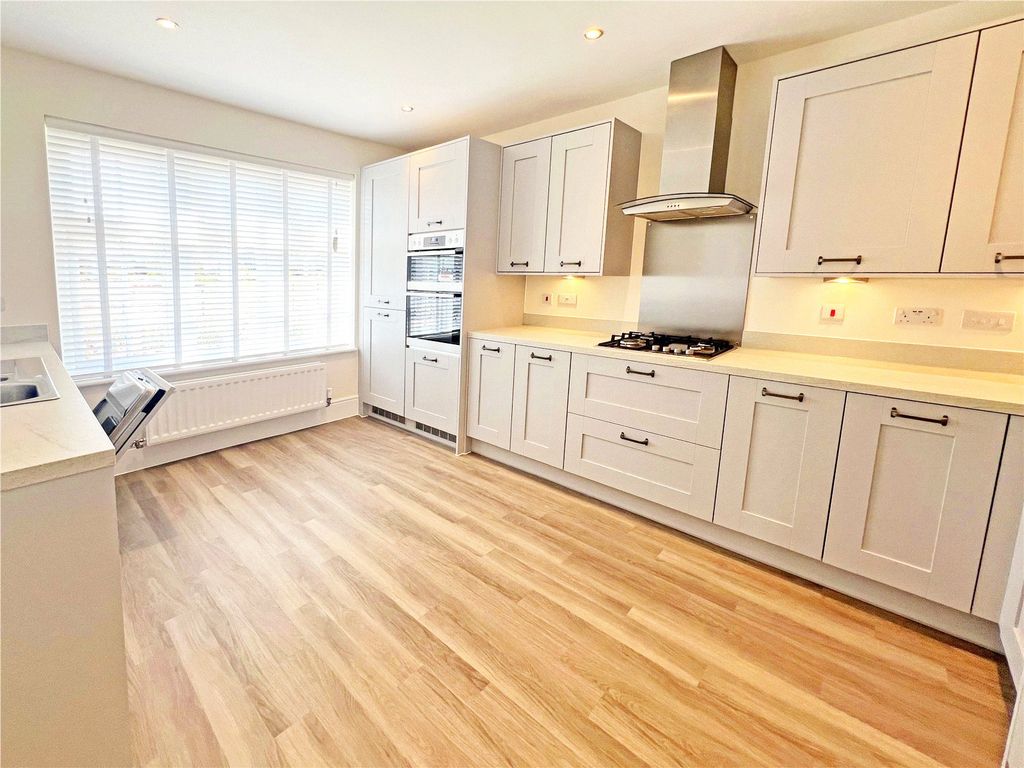 Property photo 3 of 17 Picture No. 37