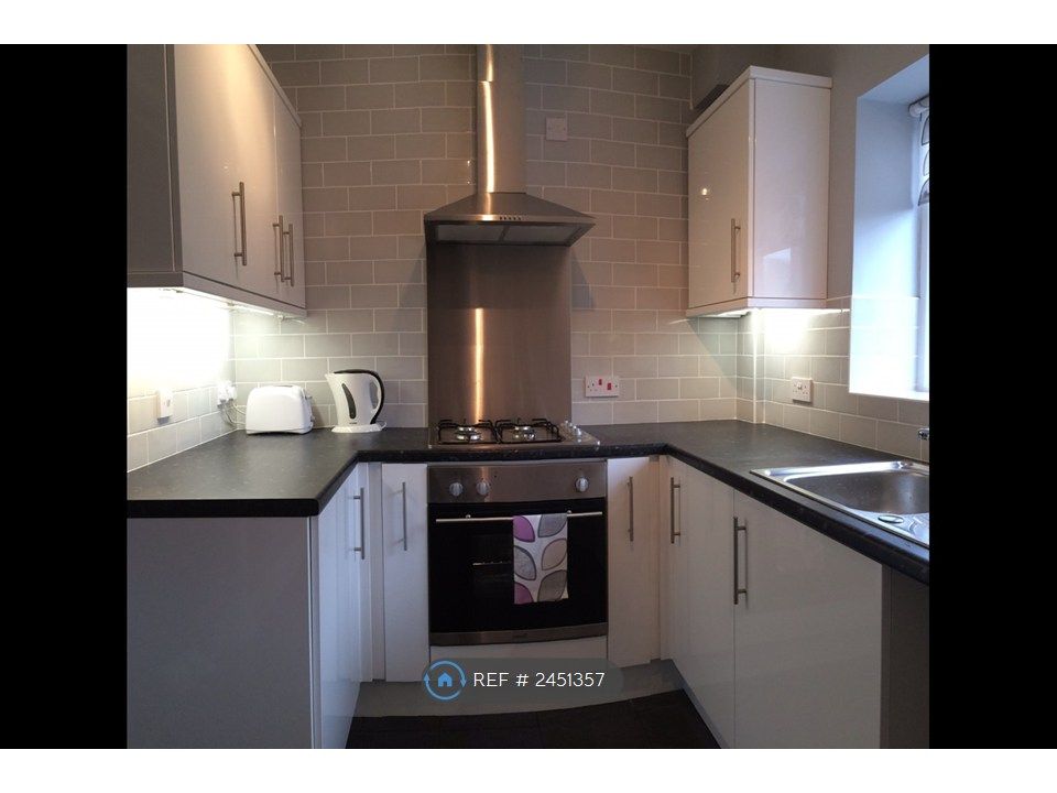Property photo 2 of 13 Kitchen