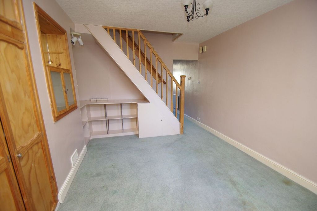 Property photo 3 of 21