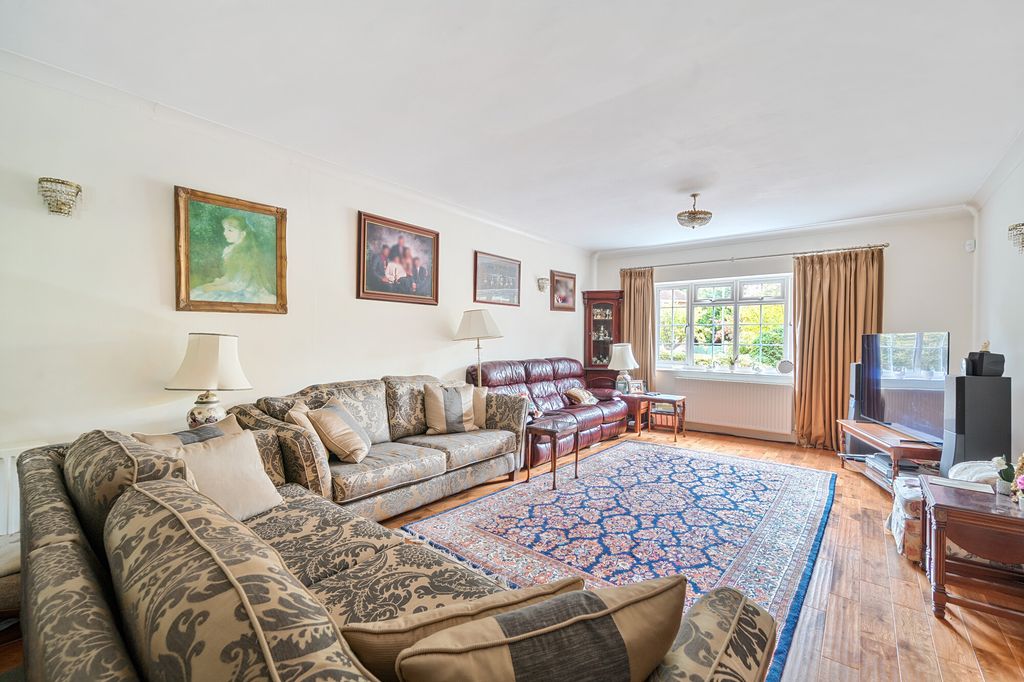 Property photo 3 of 19