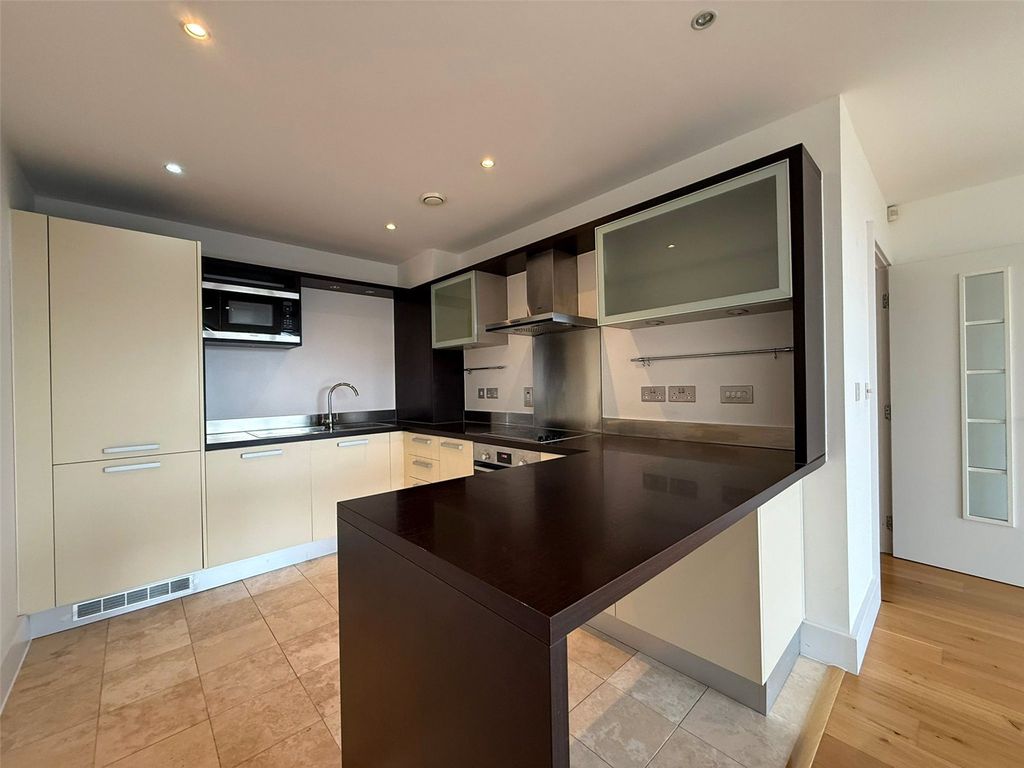 Property photo 2 of 7 Picture No. 33