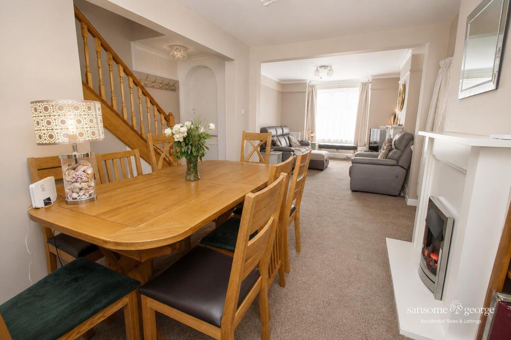 Property photo 3 of 18 Dining Area/Living Room