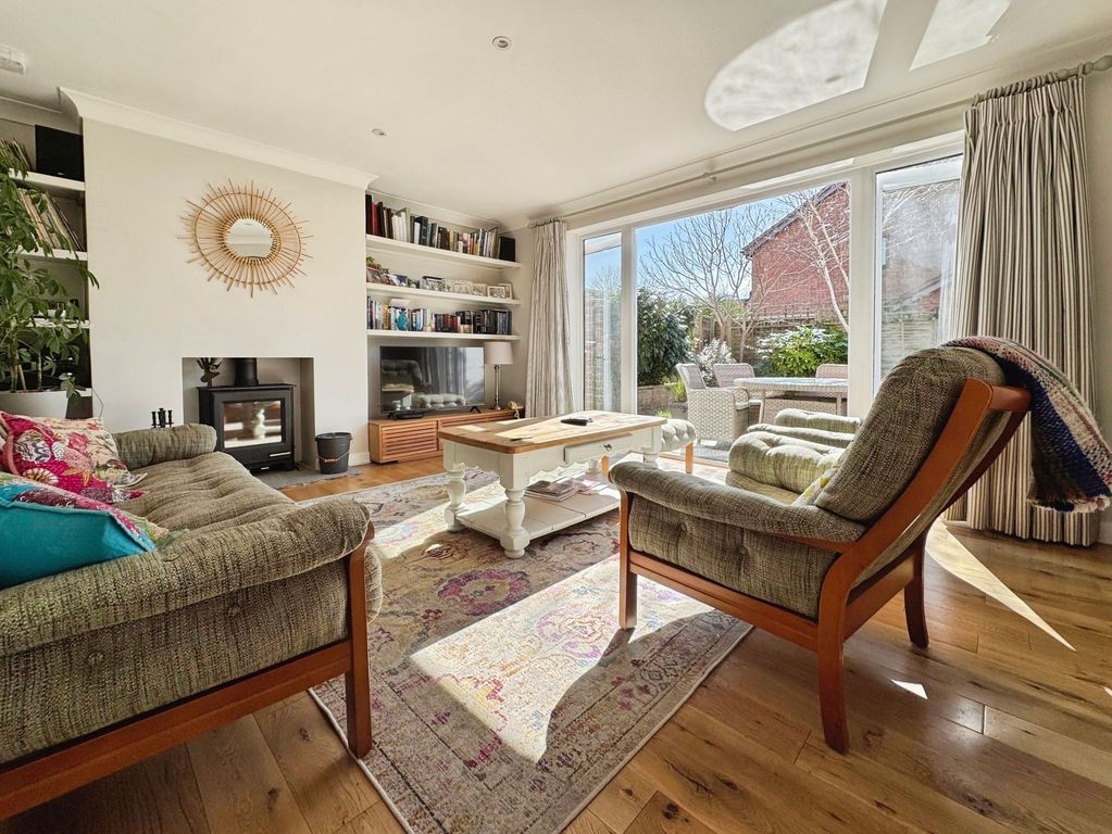 Property photo 2 of 20