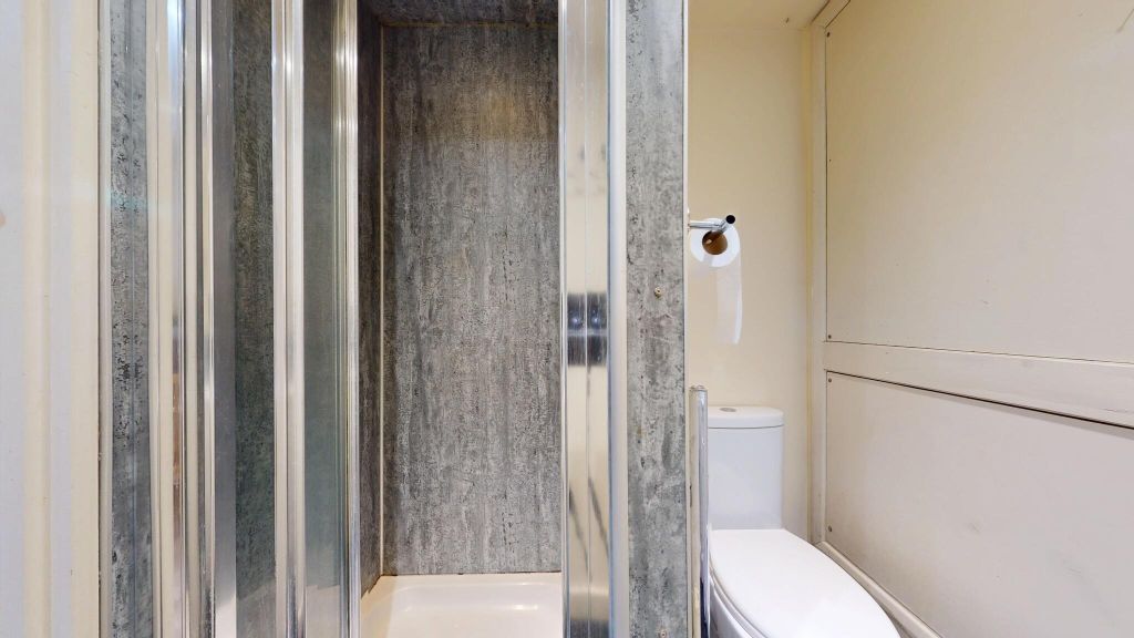 Property photo 3 of 13 Bathroom