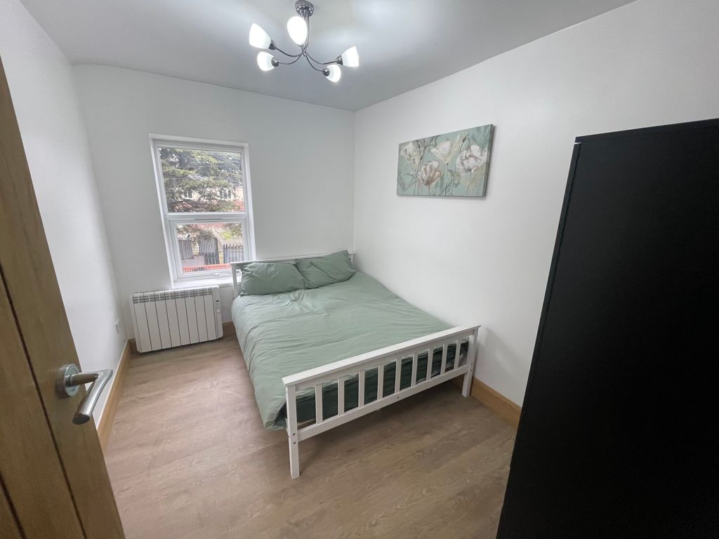 Property photo 2 of 4 Bedroom 