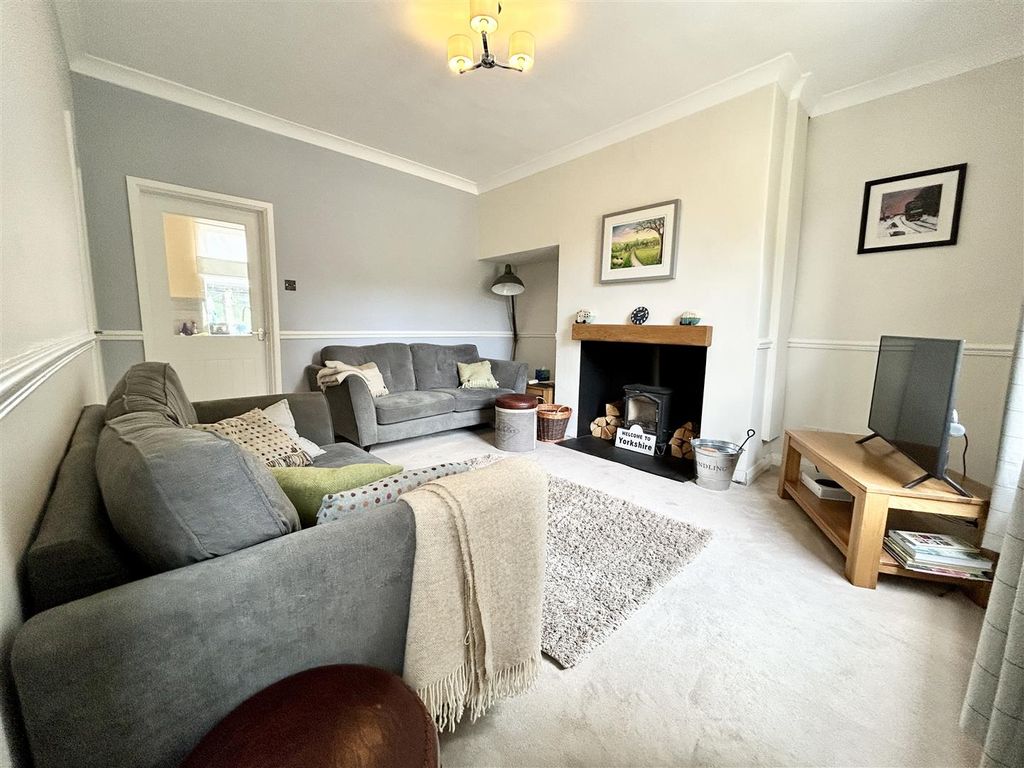 Property photo 2 of 23