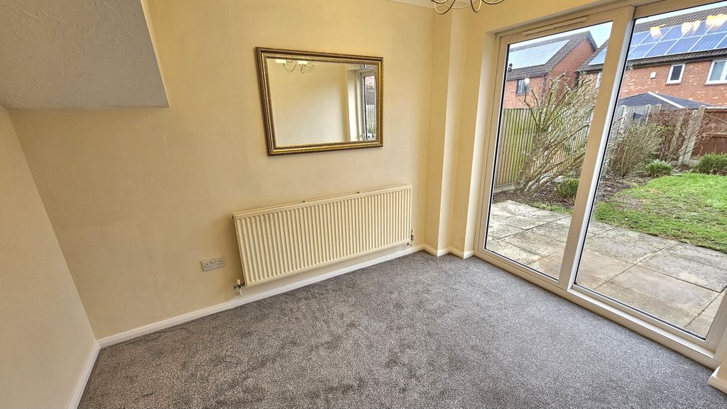 Property photo 3 of 10 Dining Room