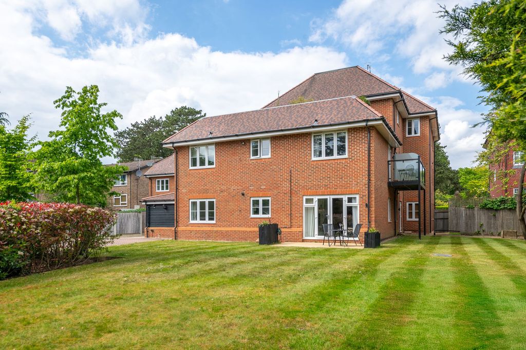 Additional image 12 of 2 bed flat for saleDoods Road, Reigate RH2
