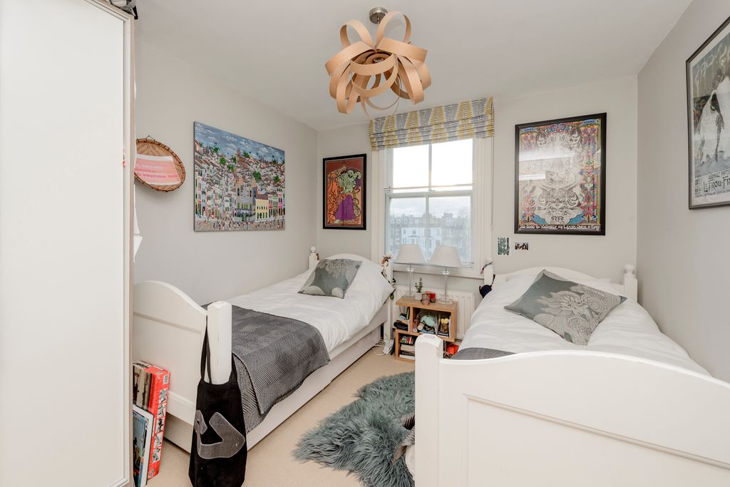 Property photo 2 of 9 5@84 Elsham Rd_5@84 Elsham Rd-3936.Jpg