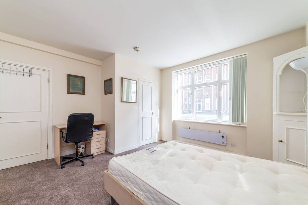 Property photo 1 of 4