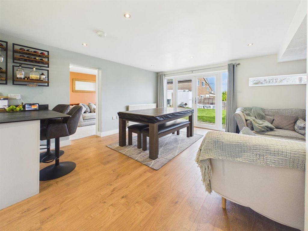 Property photo 3 of 17 Cam05510G0-Pr0161-Still003.Jpg