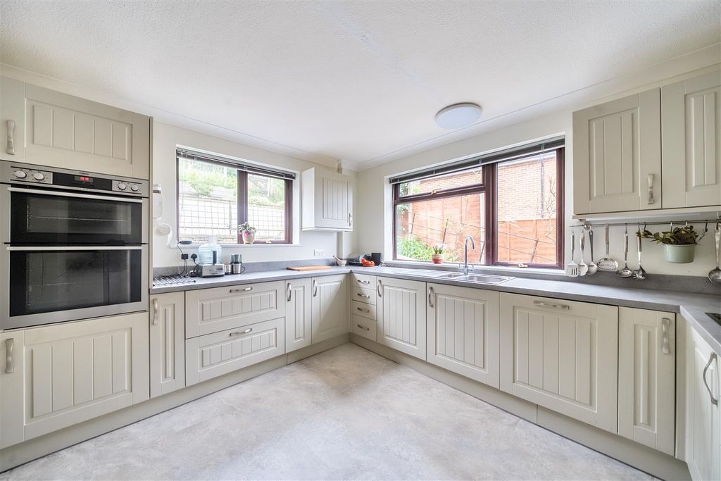 Property photo 3 of 24 Kitchen