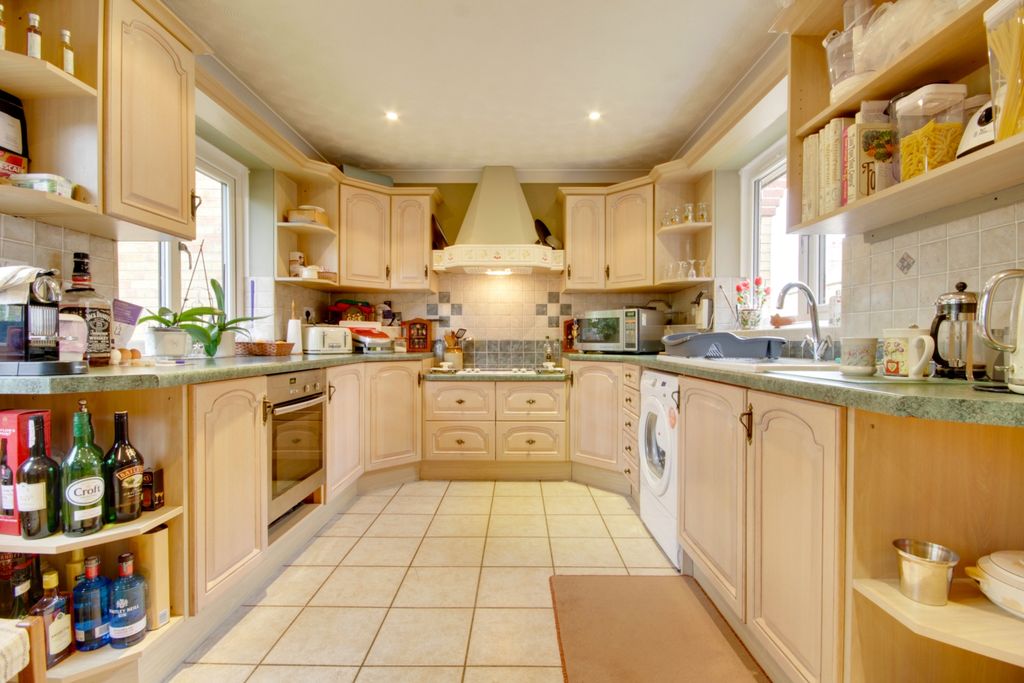 Property photo 3 of 21 Img_1539-Img_1541