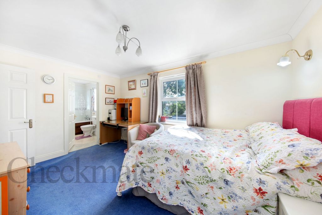 Property photo 2 of 15 Gallery