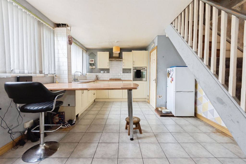 Property photo 3 of 17